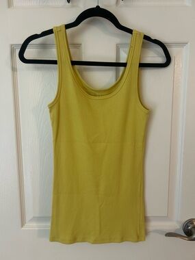 Time and Tru Yellow Scoop Neck Tank Top